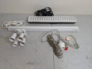 lot 101 image: Lot of 3 Electric Lights