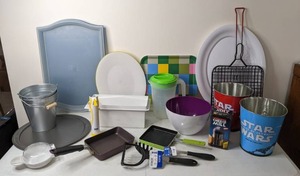lot 54 image: Mixed Lot of Kitchen Tools and Accessories