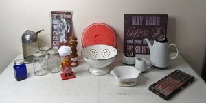 lot 56 image: Mixed Lot of Kitchen Items Vintage Juice-O-Mat, Octagonal Jars, Colander and More