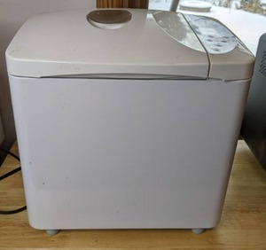 lot 37 image: Panasonic Automatic Bread Maker