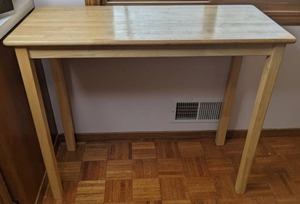 lot 39 image: Adorable Small Kitchen Table