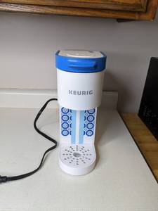 lot 40 image: Keurig K-Mini Single Serve Coffee Maker