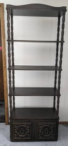 lot 31 image: Beautiful Vintage Bookshelf