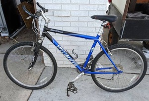 lot 9 image: Vintage Specialized Hardrock Mountain Bike 21 Speed