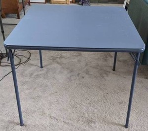 lot 82 image: Folding Card Table for the Kids or Game Night