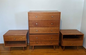 lot 217 image: Mid-Century Modern Dresser and Nightstands