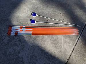 lot 310 image: Lot of 18 Reflective Driveway Markers