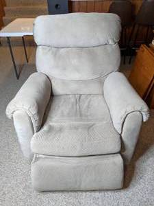 lot 197 image: Lovely Grey Lever Rocker Recliner