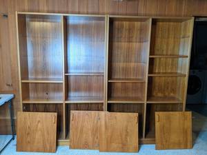 lot 198 image: Set of 2 Wooden Shelves