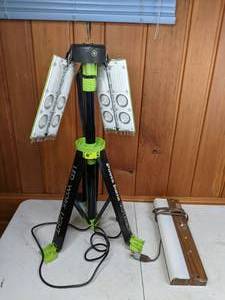 lot 339 image: Shop Lights - Small and Power Smith Voyager LED Tripod