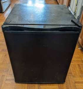 lot 369 image: Mini Fridge, Black