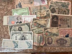 lot 40 image: Assortment of Foreign Banknotes