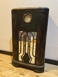 Old Radio Table