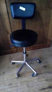 Small office chair with wheels