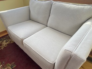 lot 4 image: Neutral Tone Upholstered Love Seat
