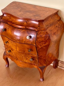 lot 8 image: Beautiful Miniature or Doll Chest of Drawers