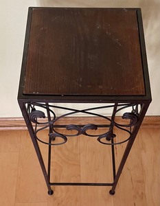 lot 18 image: Petite Metal Accent Table with a Wooden Top