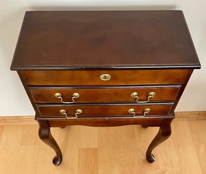 lot 28 image: Fabulous Flatware Cabinet