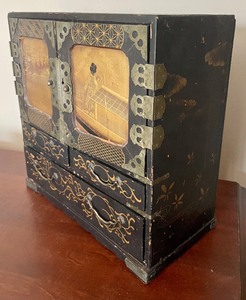 lot 50 image: Vintage Japanese Jewelry Cabinet