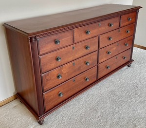 lot 71 image: Delightful Vintage Dresser