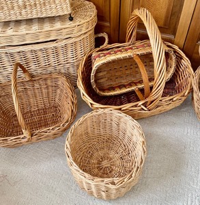 lot 87 image: Variety of Beautiful Baskets