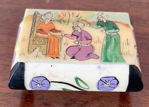 lot 93 image: 3 Terrific Trinket Boxes
