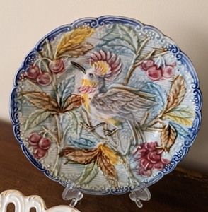 lot 118 image: Pretty Painted Dishes