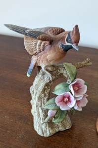 lot 121 image: Pretty Bird Figurines