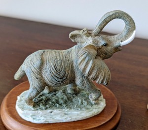 lot 120 image: Decorative Elephant Figurines