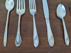 lot 123 image: Assorted Silver Plated Flatware