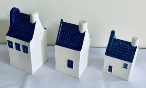 lot 207 image: Delft Canisters