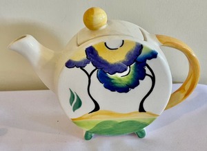 lot 225 image: Small Teapots