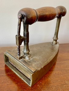 lot 265 image: Vintage Decor