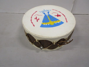 lot 7 image: Nat. Am. Modern Drum