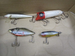 lot 30 image: Fishing Lures