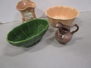 lot 45 image: Weller, Haeger, Frankoma