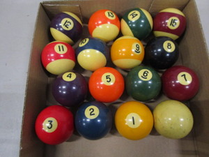 lot 53 image: Pool Balls Set