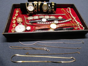lot 74 image: Watches & Jewelry
