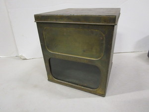 lot 102 image: Antique Ntl Biscuit Tin