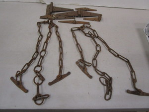 lot 145 image: Cow Kicker Chains, Hinges