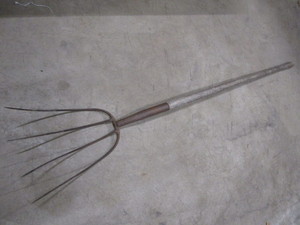 lot 146 image: Hay Fork 4 Tine