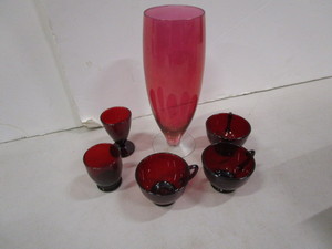 lot 156 image: Ruby & Red Glass