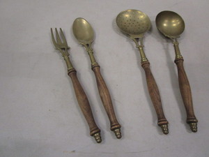 lot 163 image: Kitchen Utensils