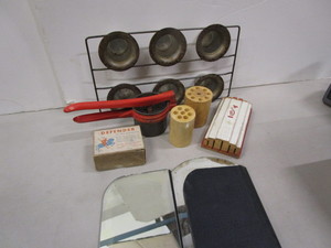 lot 175 image: Vintage Kitchenwares & Shaving