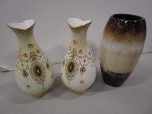 lot 181 image: Crown Devon English Vases