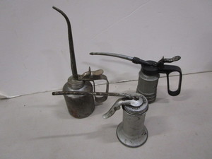 lot 185 image: Oil Cans