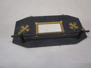 lot 190 image: Antique Tie Holder
