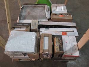 lot 17 image: Mixed pallet of Tile- specialty and regulars