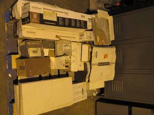 lot 18 image: Mixed pallet of Tile- specialty and regulars