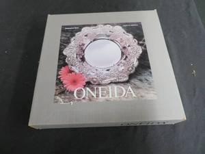 CENTERPIECE BOWL